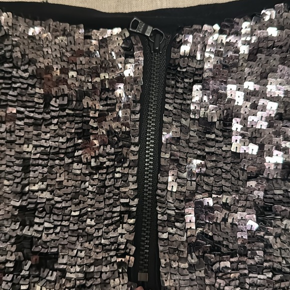 Alice + Olivia beautiful sequins top - Picture 4 of 9